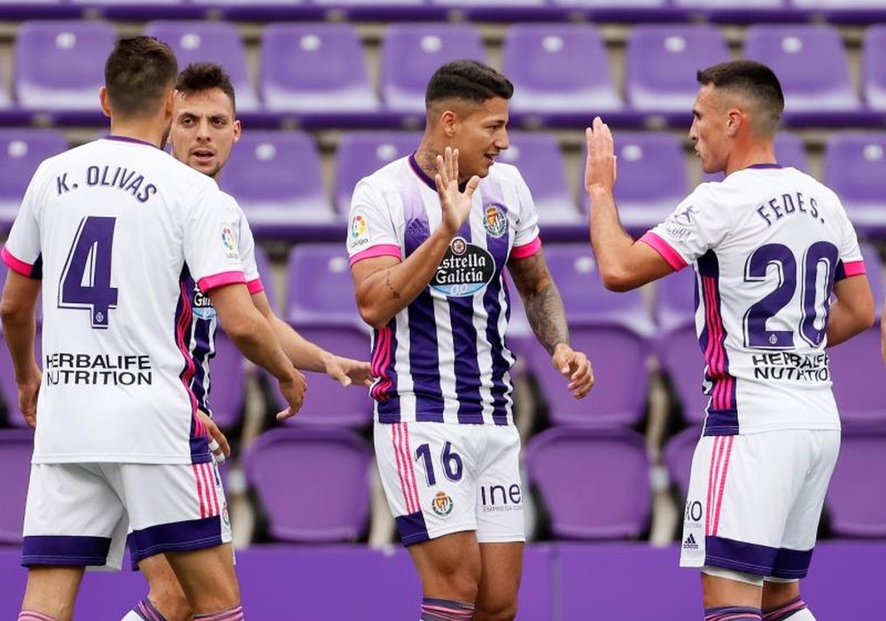 La afición del Valladolid tiene ganas de fútbol. EFE