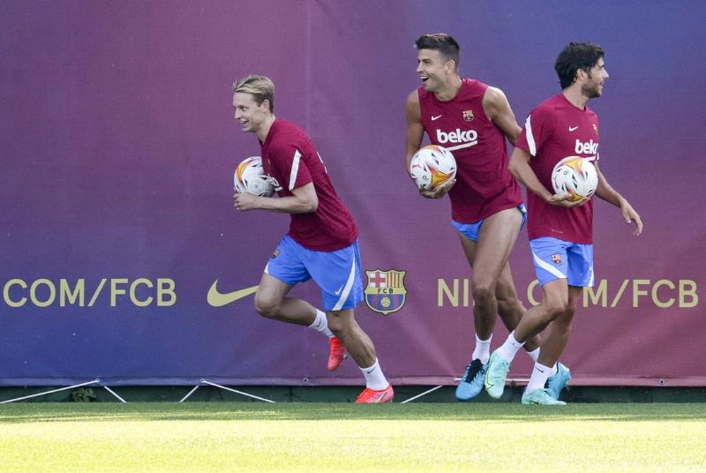 Piqué, casi recuperado: entrenó dos días después de su polémica foto. EFE/Archivo