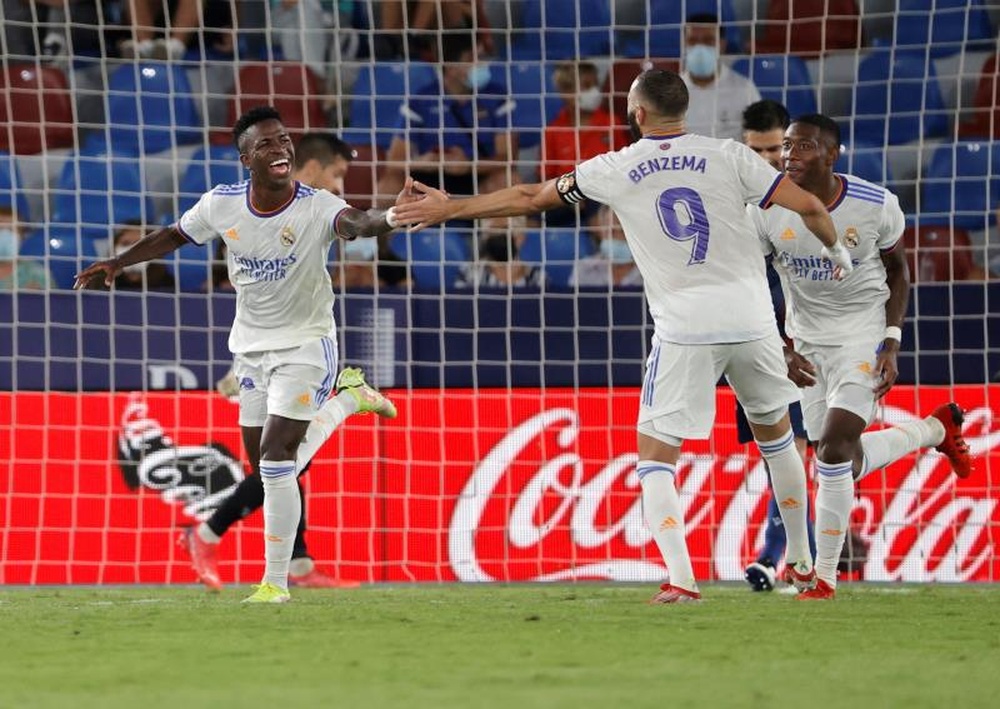 Vinicius se deshizo en elogios hacia Benzema, EFE