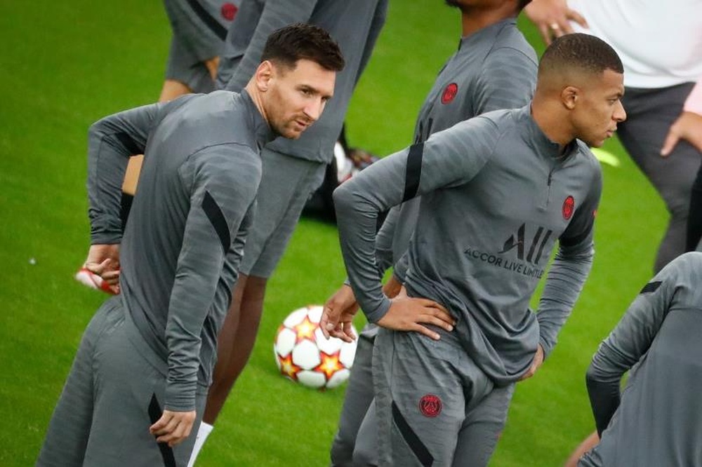 Pochettino hace soñar a la afición: ¡podría alinear a Messi, Neymar y Mbappé! EFE