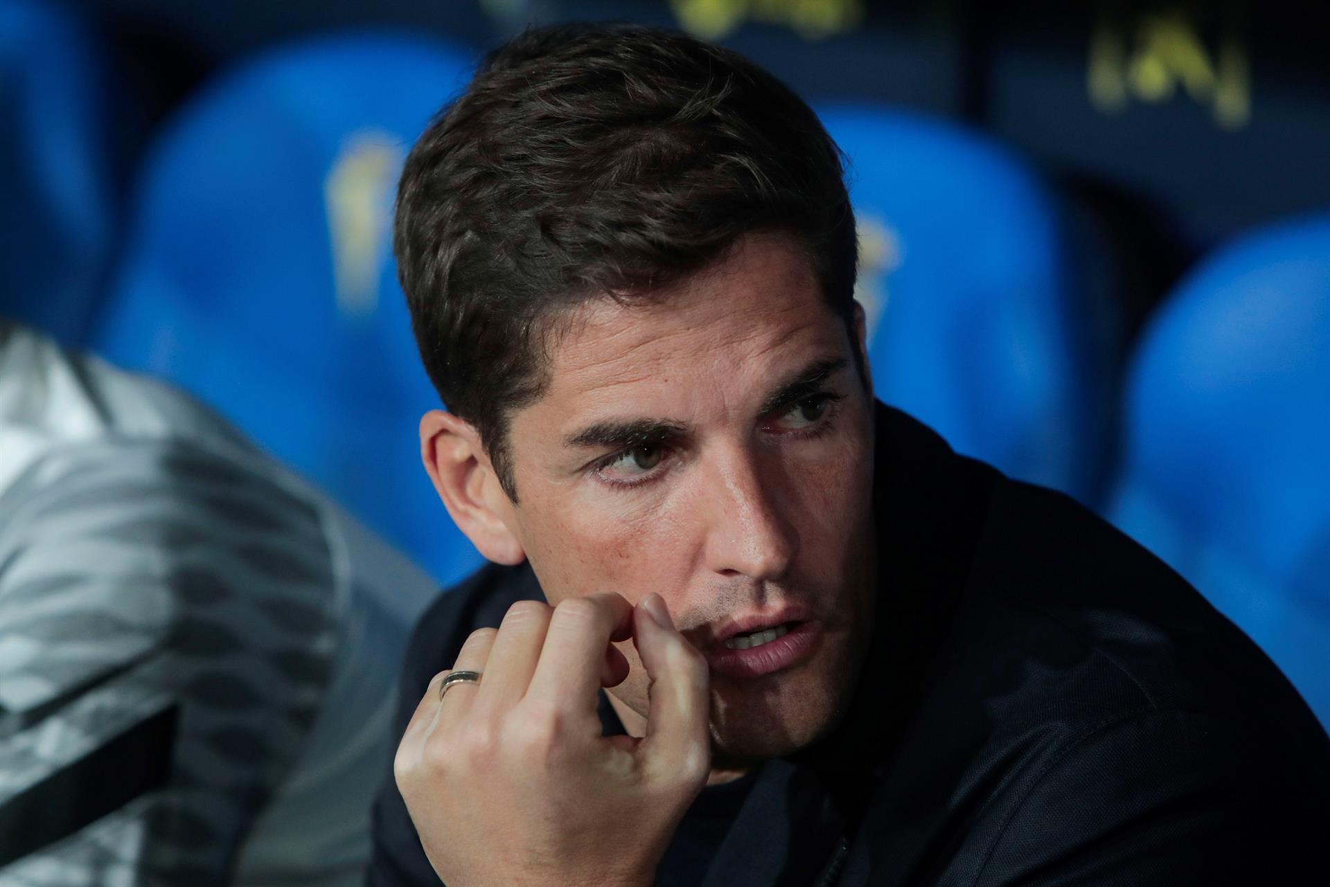 Robert Moreno, despedido en pleno 'play off' por rebelarse