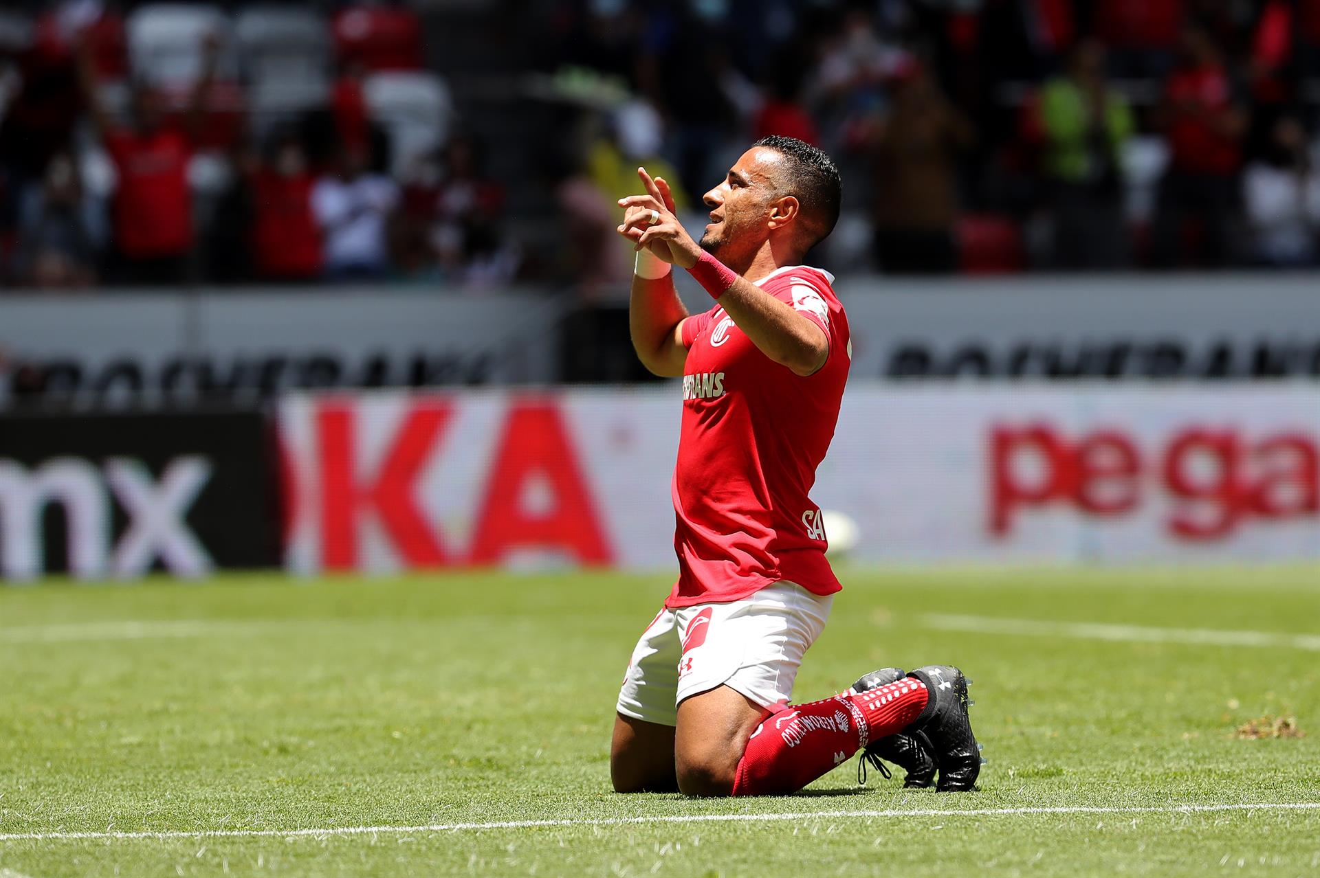 Toluca venció a Santos Laguna gracias a... ¡un gol de su portero!