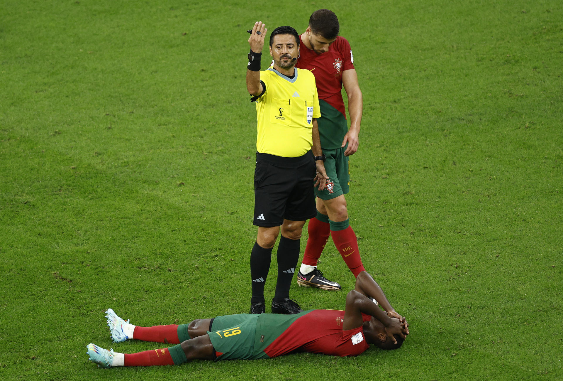 Com lesão diagnosticada, Nuno Mendes está fora da Copa