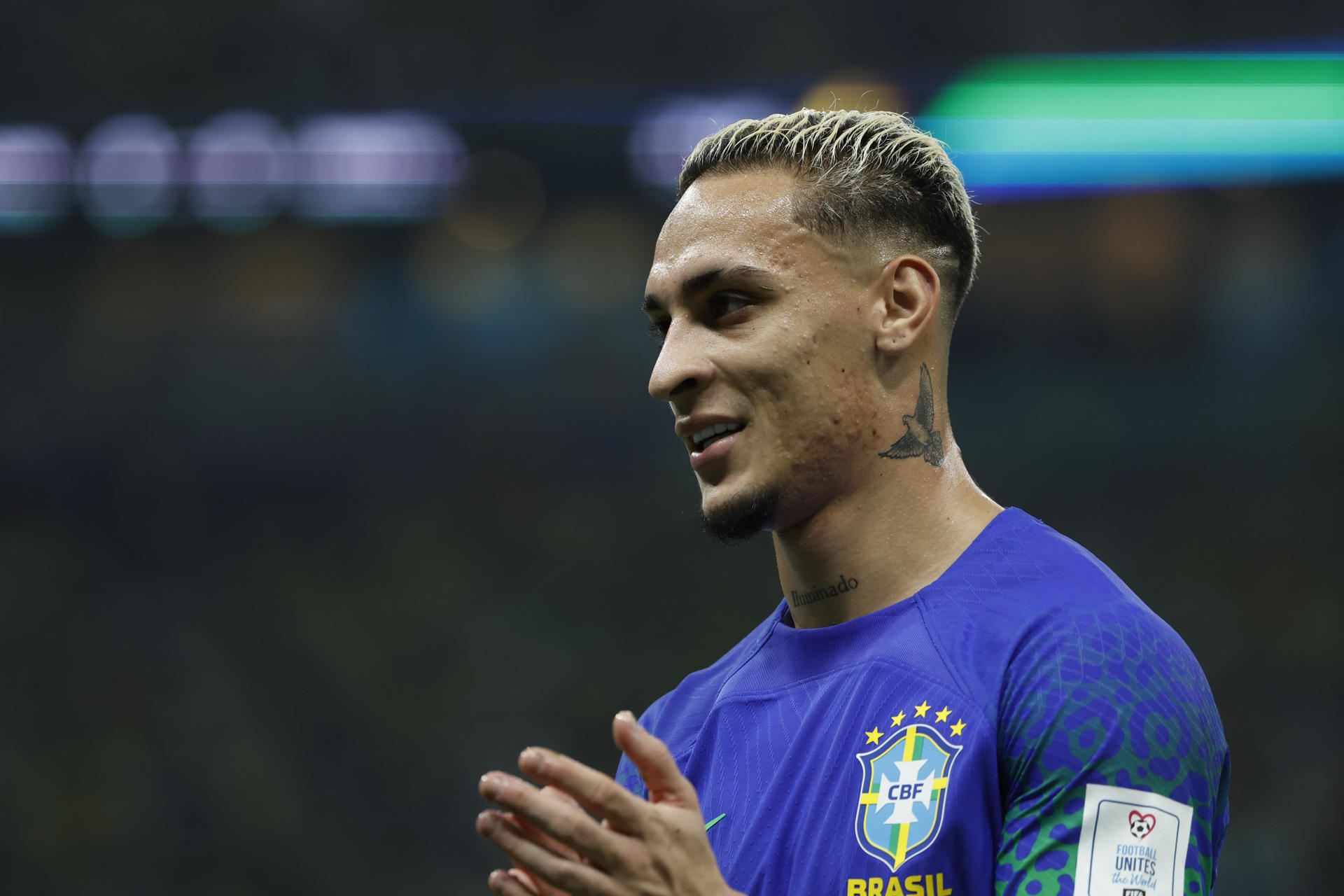 Antony se diz "ansioso" para jogar contra o Paraguai, em casa