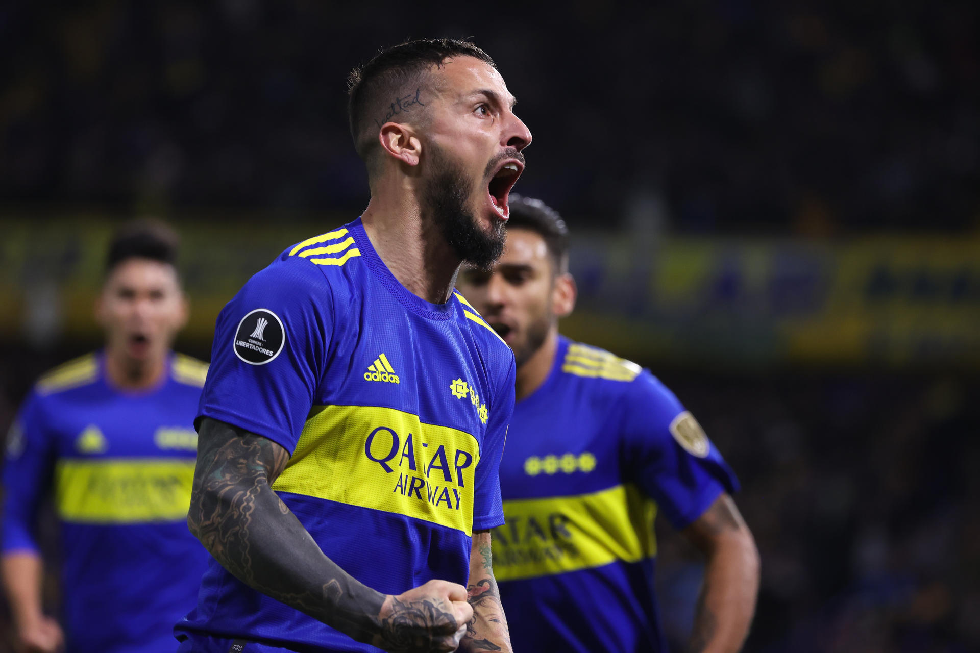 Almirón respira con Benedetto y Valentini