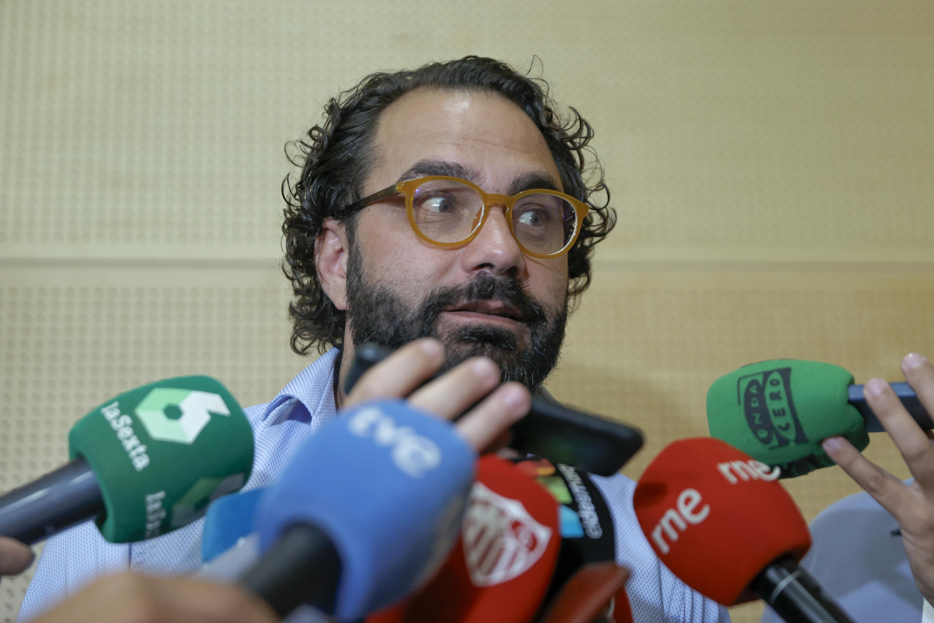 El Sevilla despide a Víctor Orta