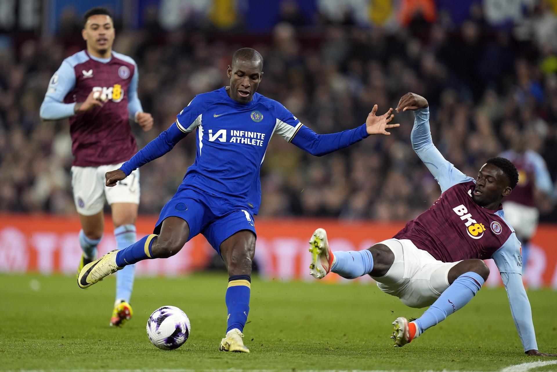 Manchester United entra na disputa por Nicolas Jackson em meio ao interesse do Aston Villa