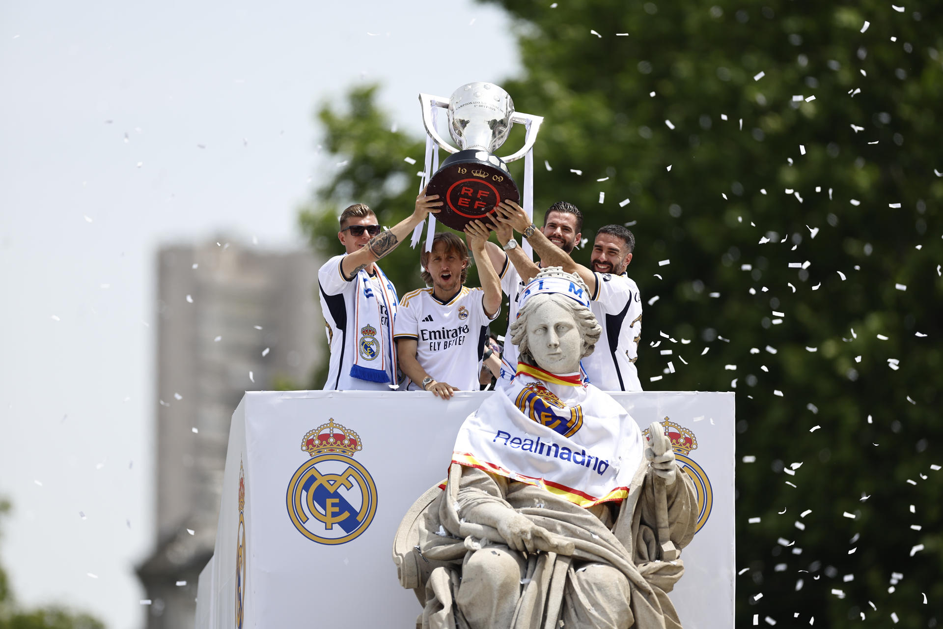 Cronología, momentazos y declaraciones durante la rúa del Real Madrid