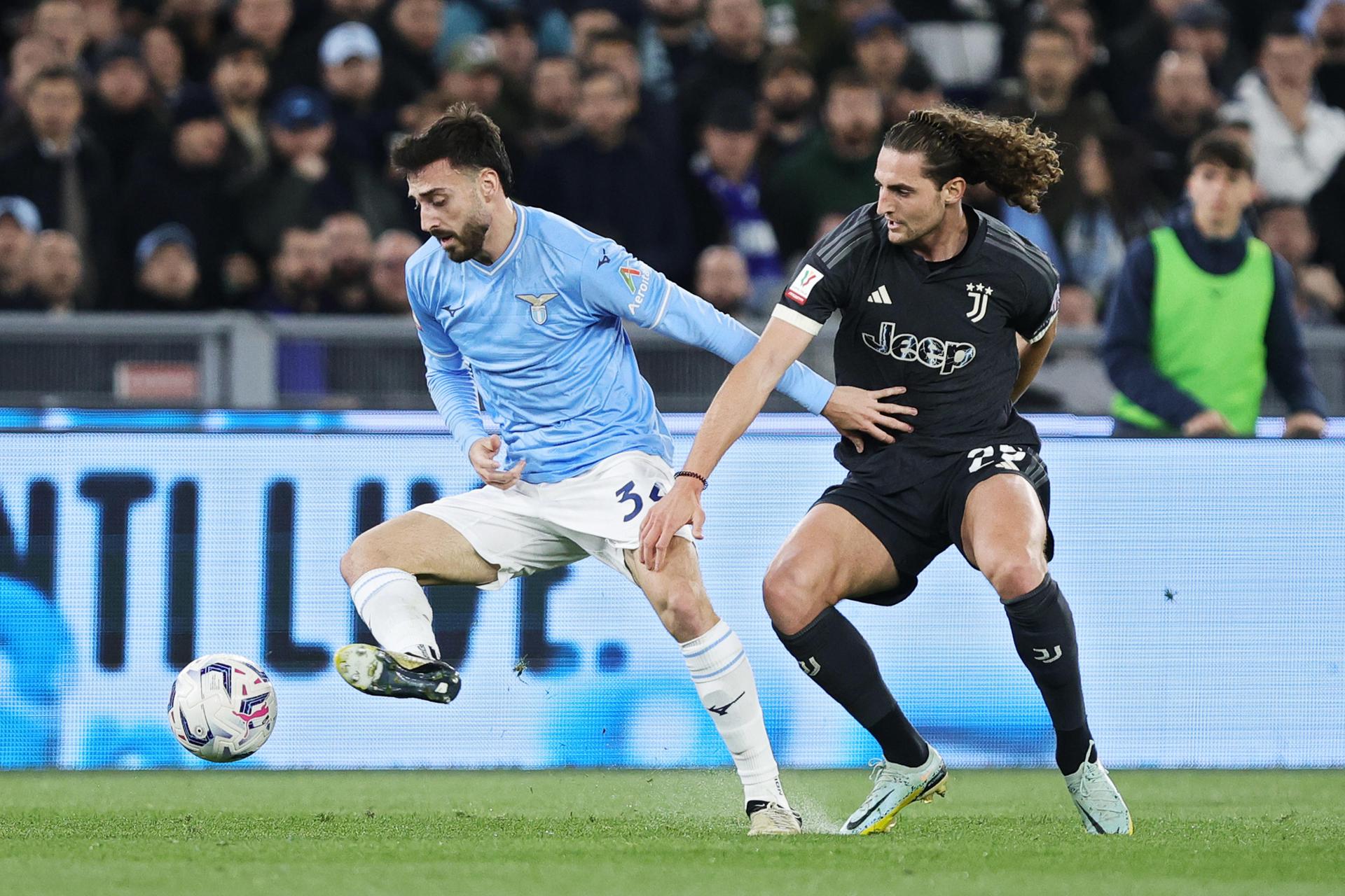 Le Paris Saint-Germain cible Mario Gila pour renforcer sa défense