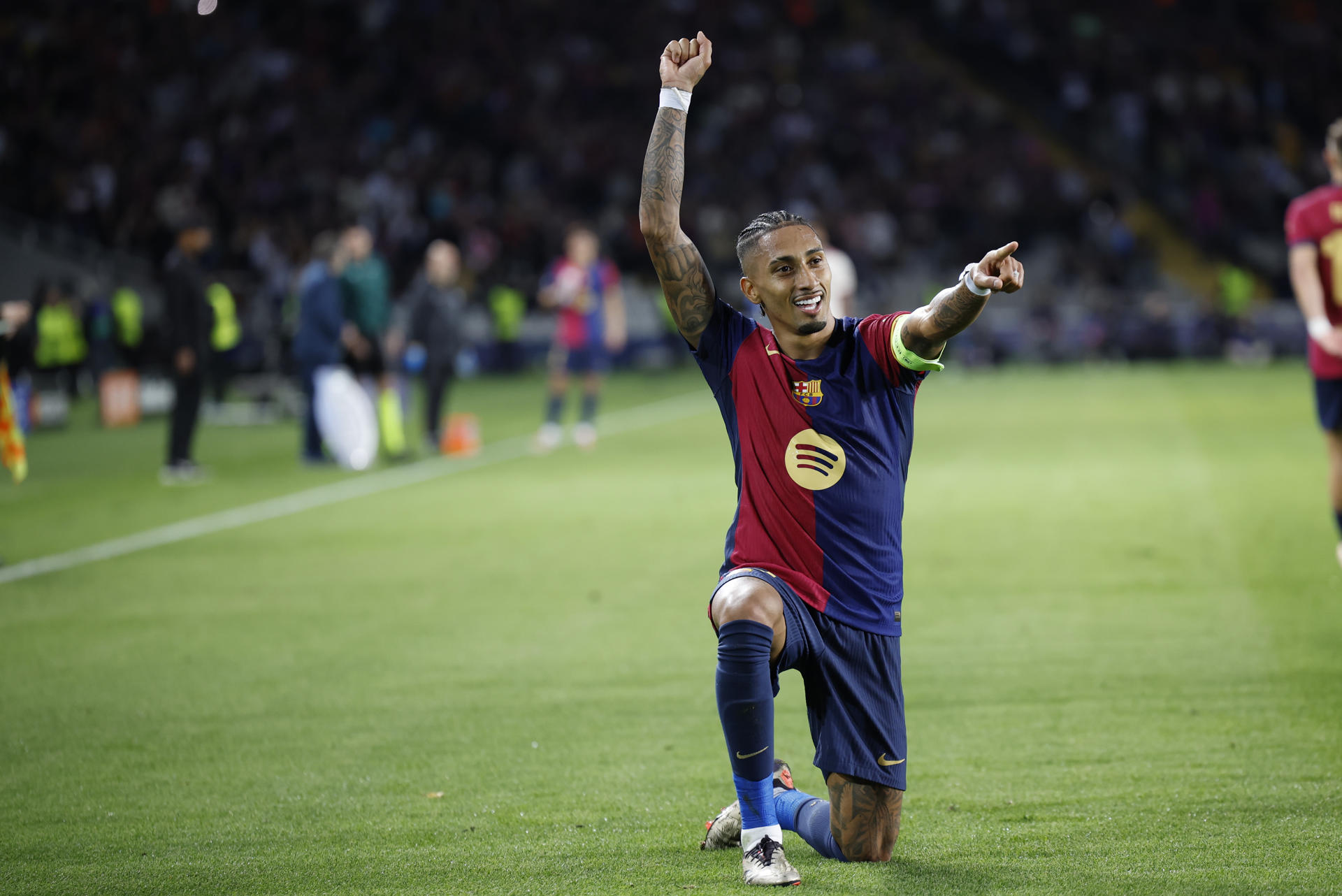 Barcelona e Inter de Milão divulgam escalações oficiais
