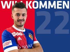 Albian Ajeti, o novo jogador do FC Basel. Twitter/FCBasel