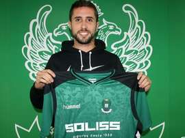 Alberto Castaño posa con la camiseta del Toledo. CDToledo