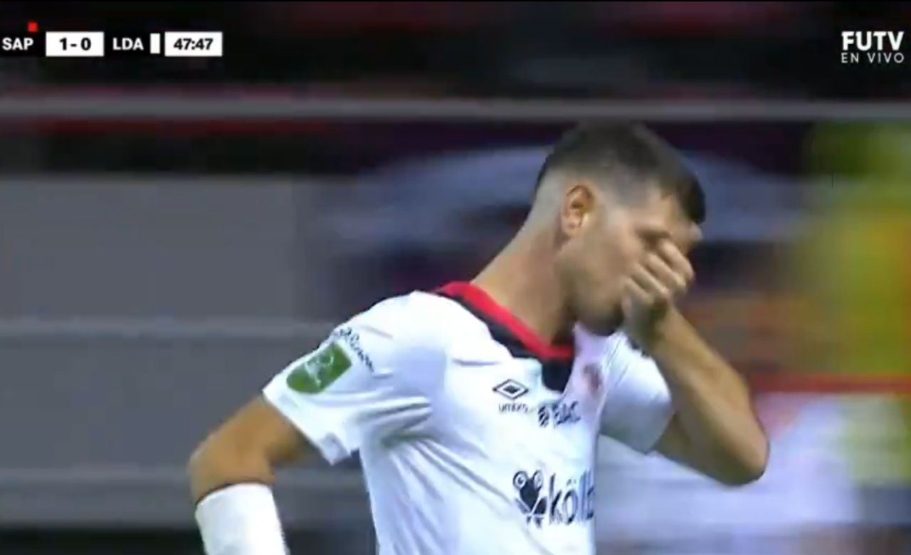 Toril debuta con goles en Alajuelense y conquista la Recopa