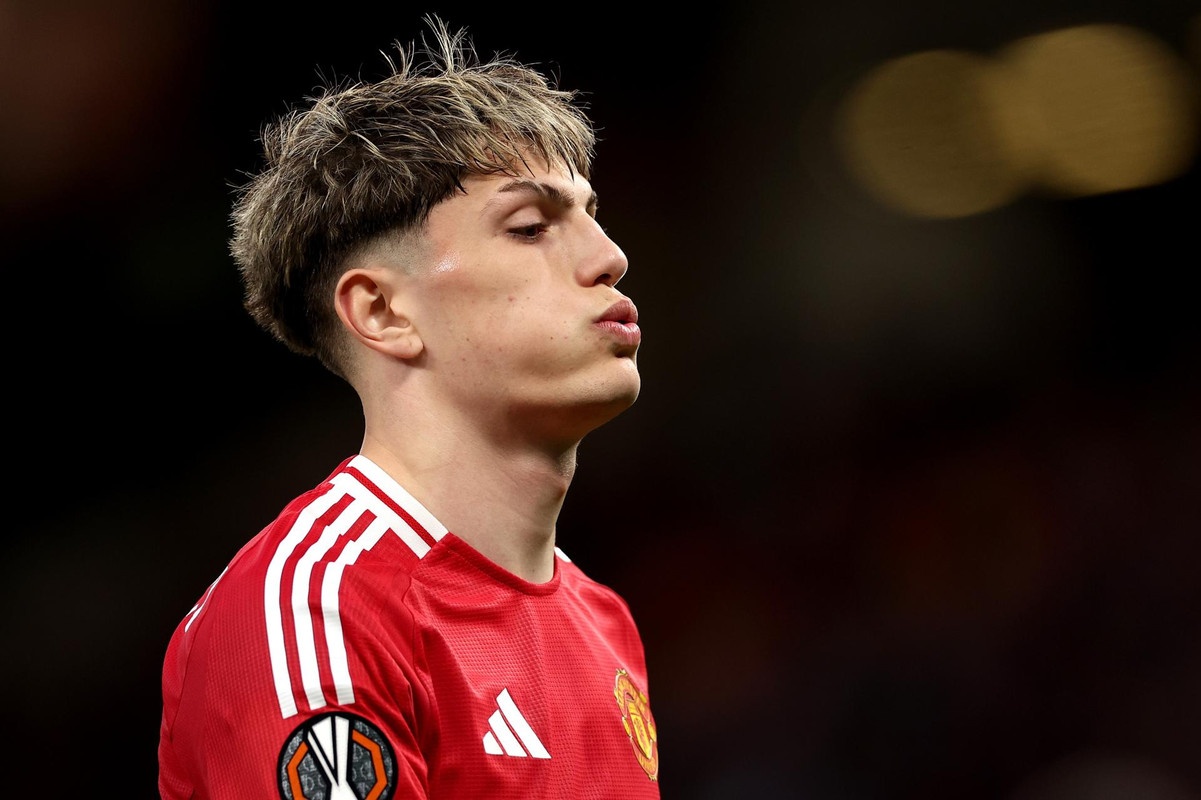 Garnacho eyes Premier League stay as Man Utd exit nears