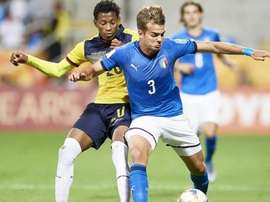 Both teams want him. EFE
