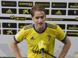 Salvi y Álex Fernández, decepcionados por el resultado. Captura/CadizCF
