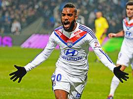 Alexandre Lacazette celebra un tanto con el Olympique de Lyon. OLWeb