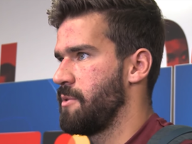 Alisson n'a pas hésité à défendre son prédécesseur. Capture/Youtube