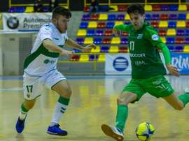 El equipo de Moli se puso líder con goleada. BeSoccer CD UMA Antequera