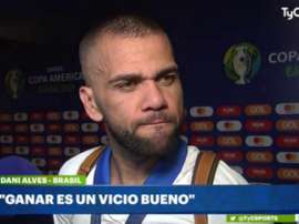 Alves a évoqué les critiques de Messi. Captura/TyC Sports