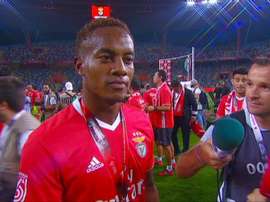 O extremo peruano celebrou ontem o seu primeiro título de campeão português. Twitter