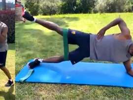 Confira o treinamento de Ansu Fati durante confinamento. Capturas/Twitter/FCBarcelona_es
