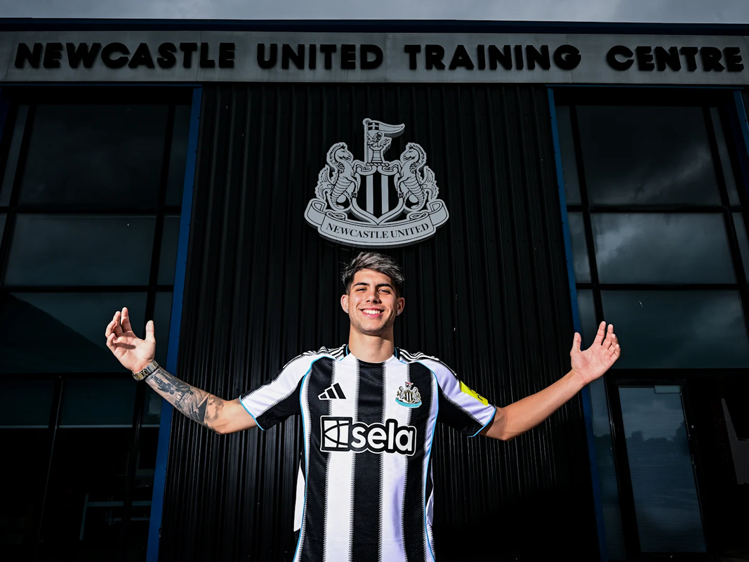El Newcastle ficha a Antoñito Cordero, aunque saldrá cedido