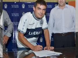 El centrocampista abandona el club argentino en busca de una nueva aventura. GimnasiaLaPlata