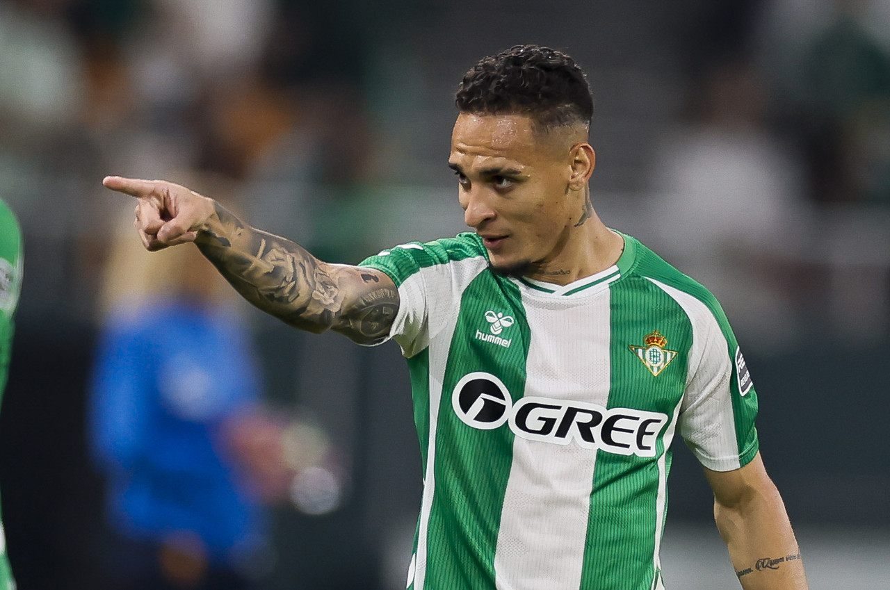 Antony rejeitou o Bayern para ficar no Betis