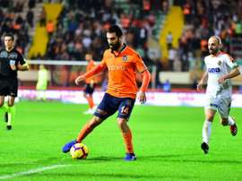 Arda Turan baisse son salaire de moitié pour continuer à Istanbul. IBFK