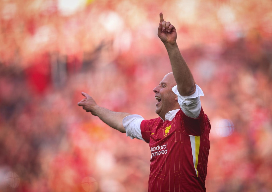 Liverpool coach Slot responds to Deco: "I admire Yamal and Raphinha too"