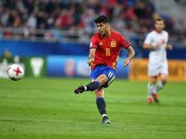Así vio el partido el técnico macedonio. AFP