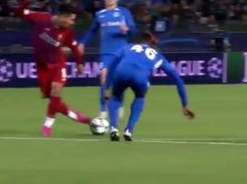 Firmino's 'rabona' played in Mane. Captura/Movistar