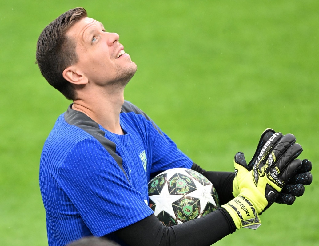 Szczesny a veces fuma un poco, pero él es así