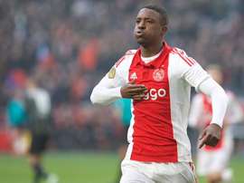 Bazoer es uno de las prioridades del Arsenal, aunque también está en la agenda del Barça. Twitter