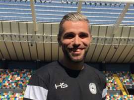 Behrami ya ha sido presentado como nuevo jugador del conjunto albinegro. Twitter/UdineseCalcio