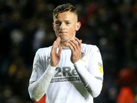 Liverpool pense à Ben White. LUFC