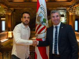 O meia vai continuar ao serviço do clube que o formou. Twitter/AthleticClub