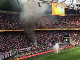 El incidente en el Amsterdam Arena no pasó a mayores. Twitter
