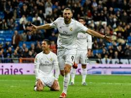 Benzema et Ronaldo après le but du Français. AFP