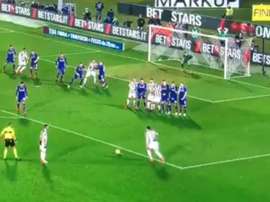 L'attaquant italient a surpris avec un tir puissant. BTSport