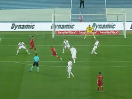 Silva struck from outside the box. Captura Bein English