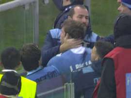 Biglia fue increpado por un seguidor de la Lazio al término del encuentro. Youtube