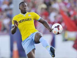 El jugador firma por dos años con su nuevo equipo. CPFC