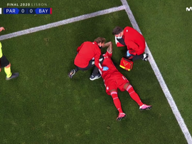 Boateng went off injured. Captura/MovistarLigadeCampeones