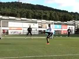 O gol de Boateng ao melhor estilo karatê. Captura/Besiktas
