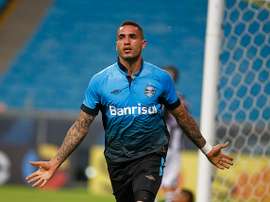 Braian Rodríguez celebra un gol con Gremio. Twitter