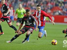 Acosta cumplió el ciclo de tarjetas ante el Sporting. LaLiga