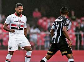 Breno, durante el clásico brasileño entre el Sao Paulo y el Corinthians. Twitter.