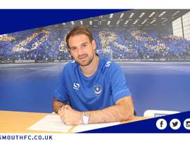 El delantero ha llegado a un acuerdo con la entidad inglesa hasta 2020. PortsmouthFC